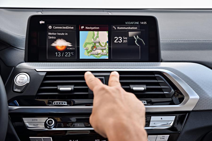 Детали интерьера BMW X3 M40i (G01) 2017 года  (WW) (фото 143 из 184)